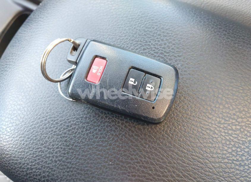 Photo 11 of 2018 Toyota Rav4 ADVENTURE/XLE (VIN 2T3WFREV4JW407124)