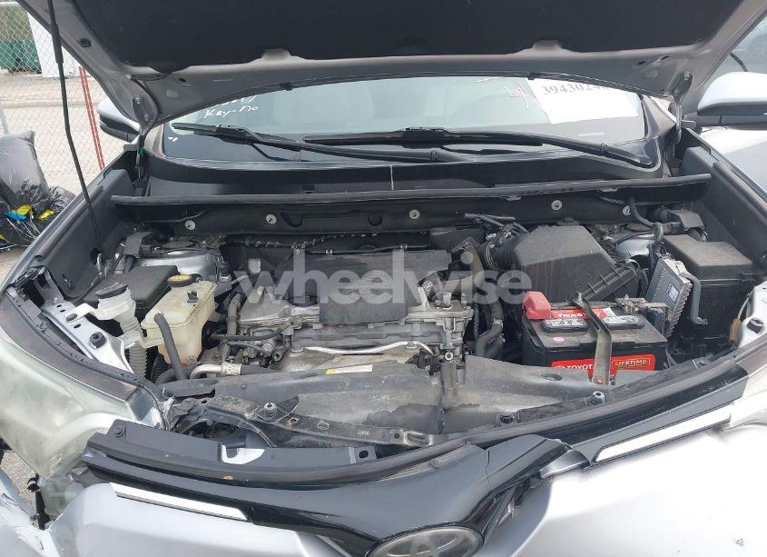 Photo 10 of 2018 Toyota Rav4 XLE (VIN 2T3WFREV4JW410069)