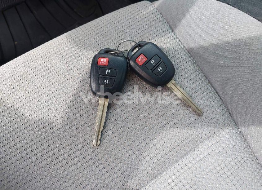 Photo 11 of 2018 Toyota Rav4 XLE (VIN 2T3WFREV4JW410069)