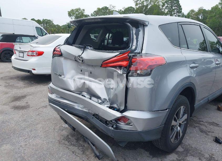 Photo 12 of 2018 Toyota Rav4 XLE (VIN 2T3WFREV4JW410069)
