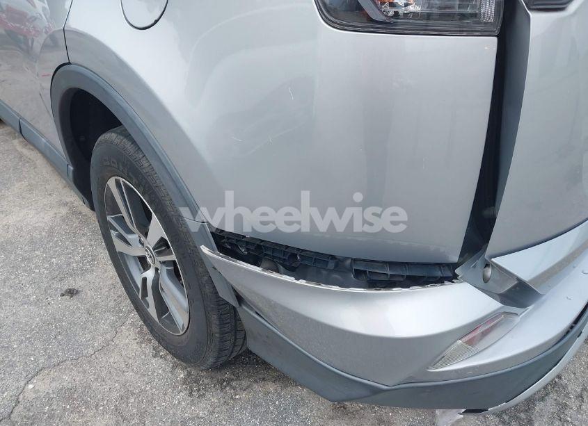 Photo 18 of 2018 Toyota Rav4 XLE (VIN 2T3WFREV4JW410069)