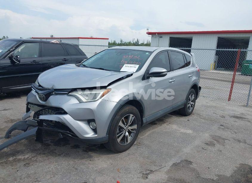 Photo 2 of 2018 Toyota Rav4 XLE (VIN 2T3WFREV4JW410069)