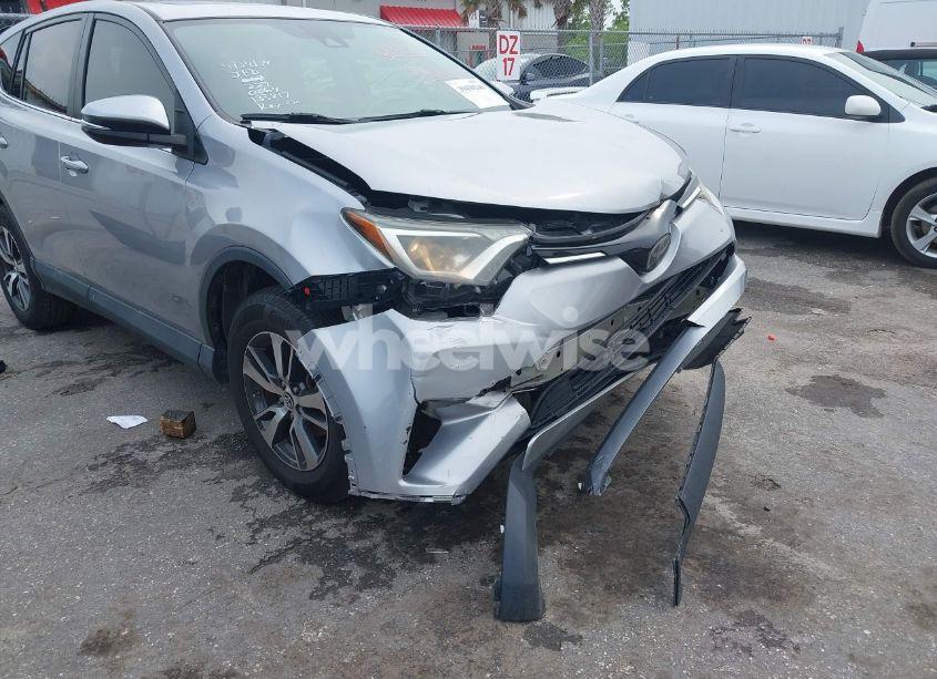 Photo 21 of 2018 Toyota Rav4 XLE (VIN 2T3WFREV4JW410069)