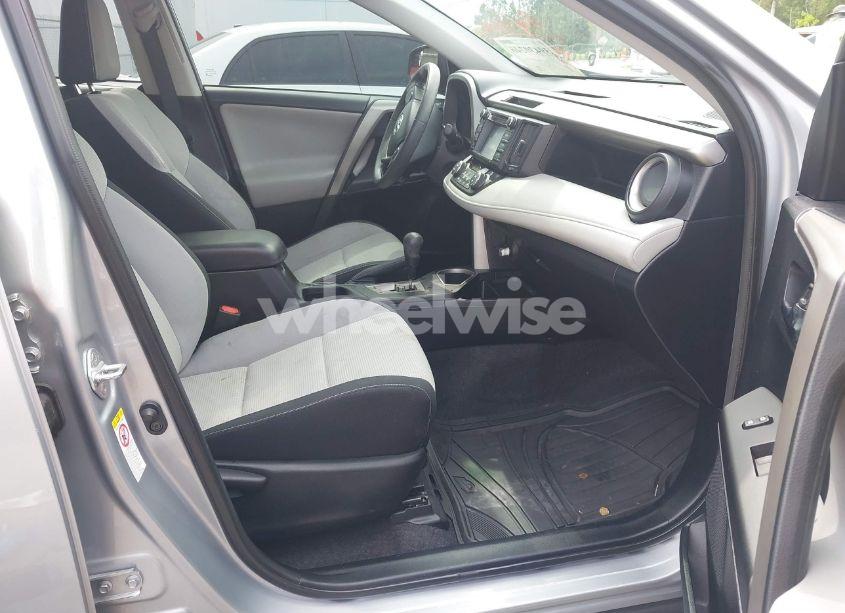 Photo 5 of 2018 Toyota Rav4 XLE (VIN 2T3WFREV4JW410069)