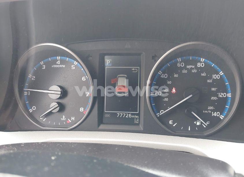 Photo 7 of 2018 Toyota Rav4 XLE (VIN 2T3WFREV4JW410069)