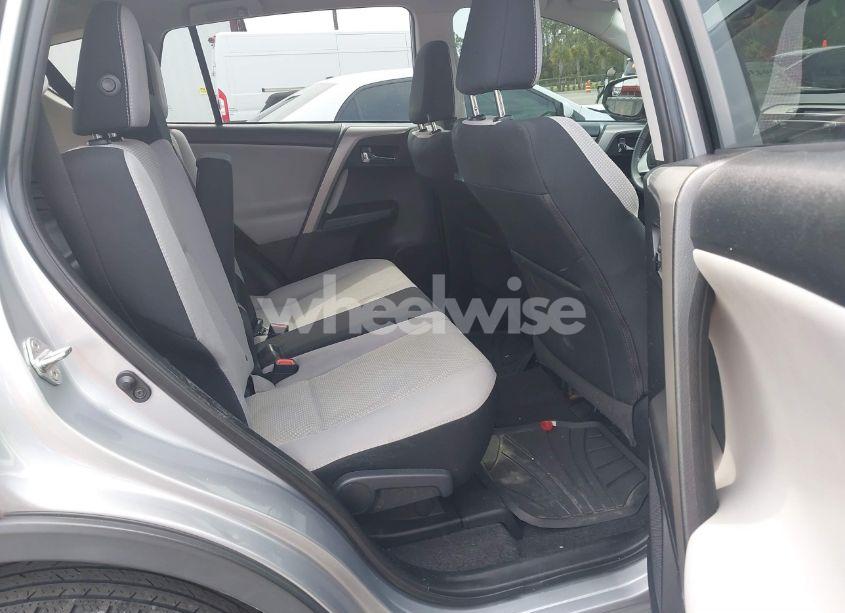 Photo 8 of 2018 Toyota Rav4 XLE (VIN 2T3WFREV4JW410069)