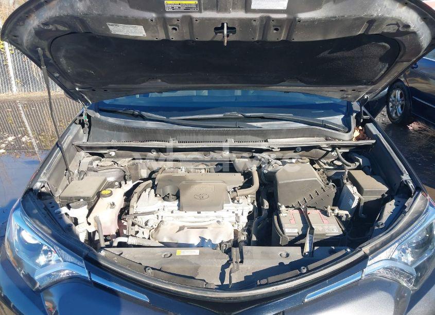 Photo 10 of 2018 Toyota Rav4 ADVENTURE/XLE (VIN 2T3WFREV4JW430970)