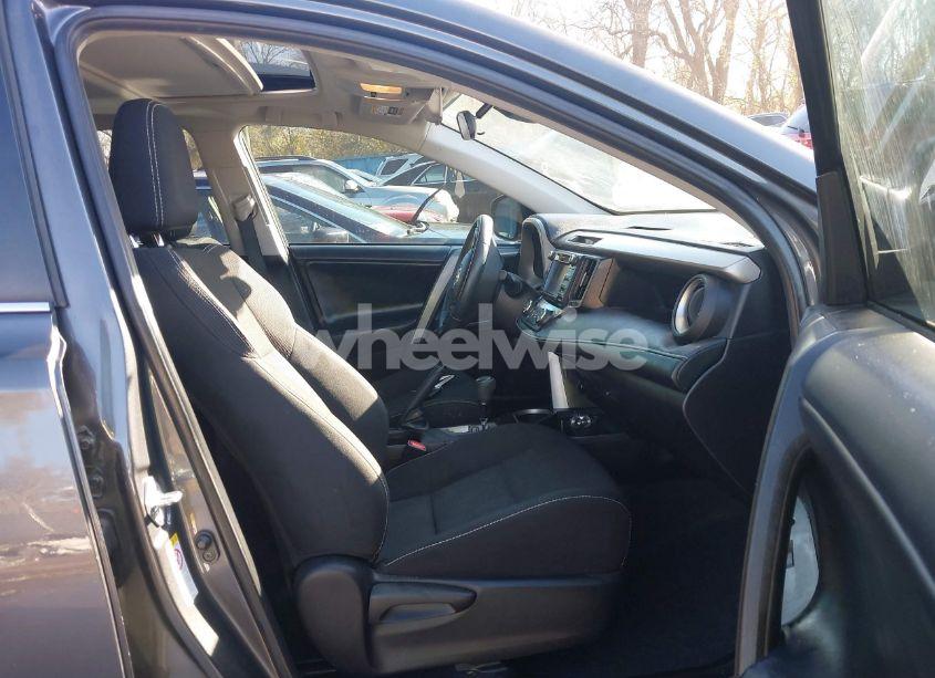 Photo 5 of 2018 Toyota Rav4 ADVENTURE/XLE (VIN 2T3WFREV4JW430970)