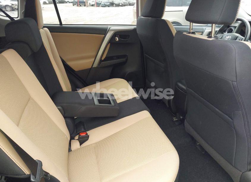 Photo 8 of 2018 Toyota Rav4 XLE (VIN 2T3WFREV4JW478761)