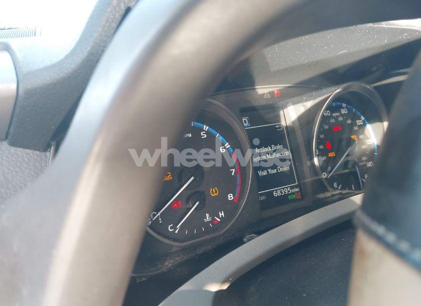 Photo 7 of 2018 Toyota Rav4 ADVENTURE/XLE (VIN 2T3WFREV4JW498721)