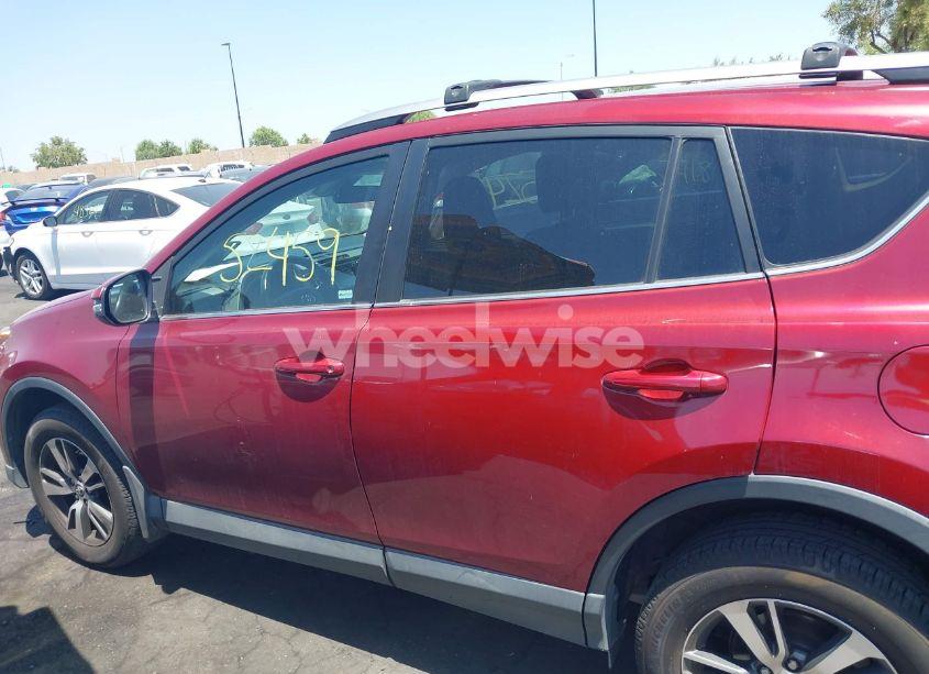Photo 15 of 2018 Toyota Rav4 XLE (VIN 2T3WFREV4JW505053)