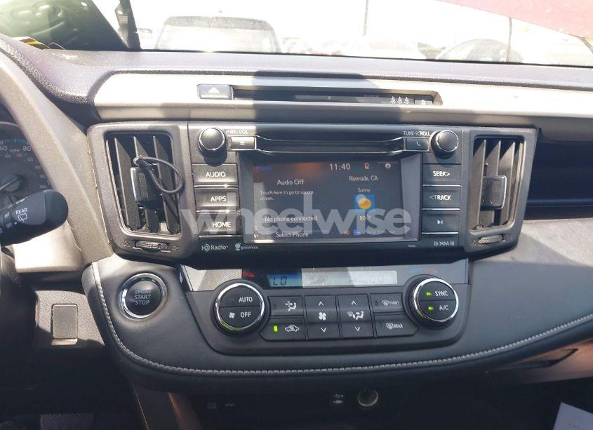 Photo 18 of 2018 Toyota Rav4 XLE (VIN 2T3WFREV4JW505053)