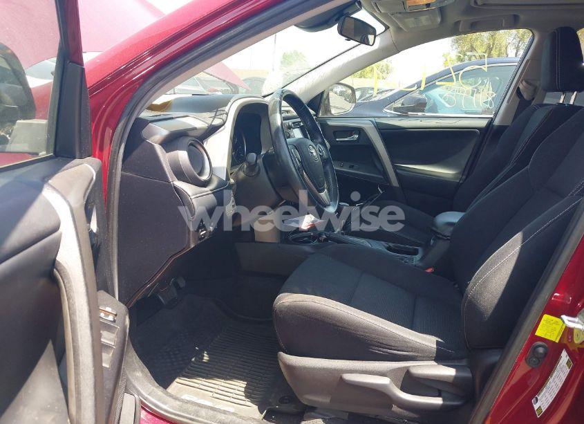 Photo 5 of 2018 Toyota Rav4 XLE (VIN 2T3WFREV4JW505053)