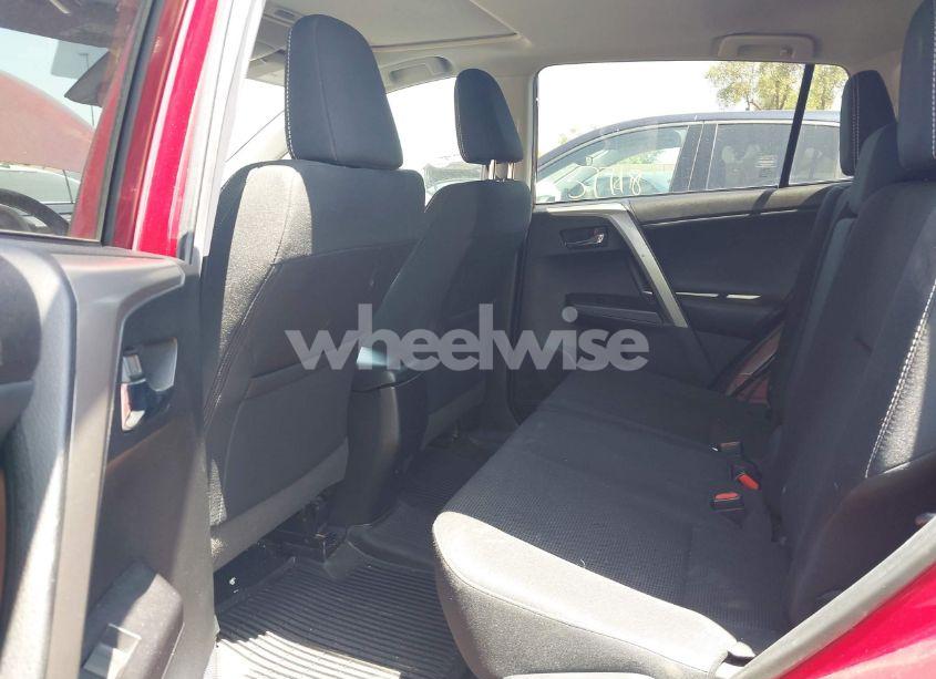 Photo 8 of 2018 Toyota Rav4 XLE (VIN 2T3WFREV4JW505053)