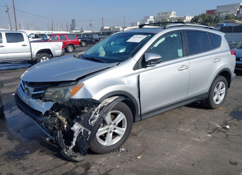 Photo 2 of 2013 Toyota Rav4 XLE (VIN 2T3WFREV5DW003611)