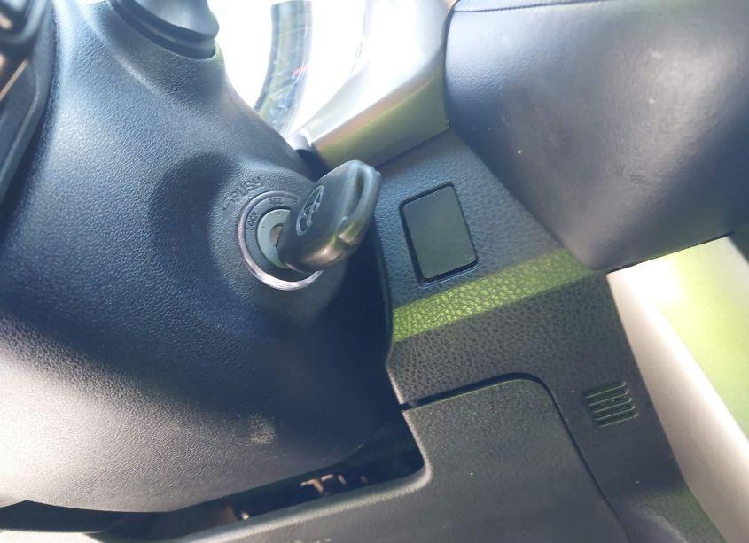 Photo 11 of 2013 Toyota Rav4 XLE (VIN 2T3WFREV5DW037077)