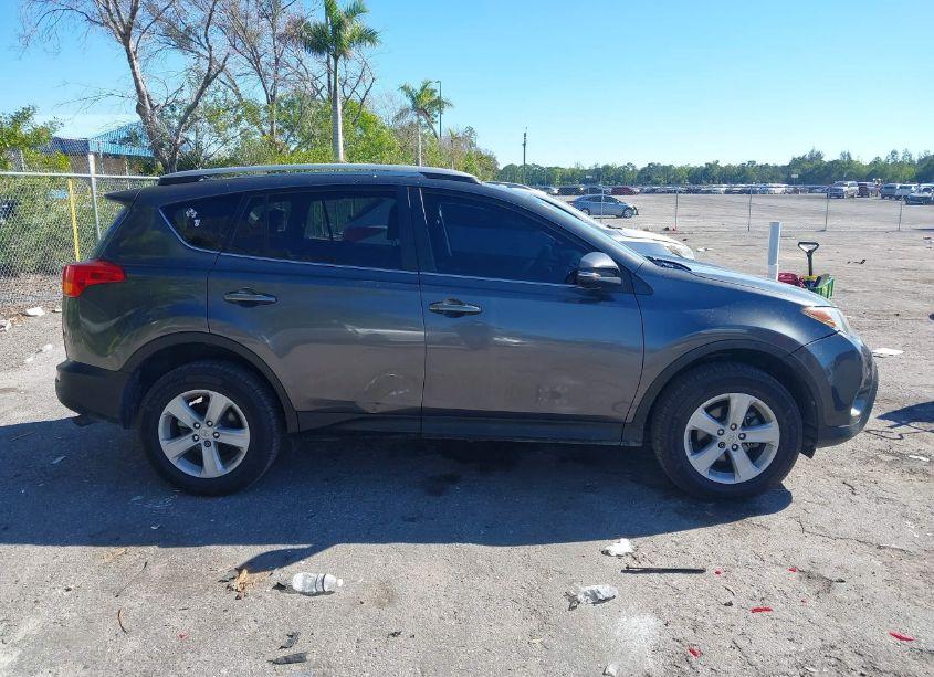 Photo 13 of 2013 Toyota Rav4 XLE (VIN 2T3WFREV5DW037077)