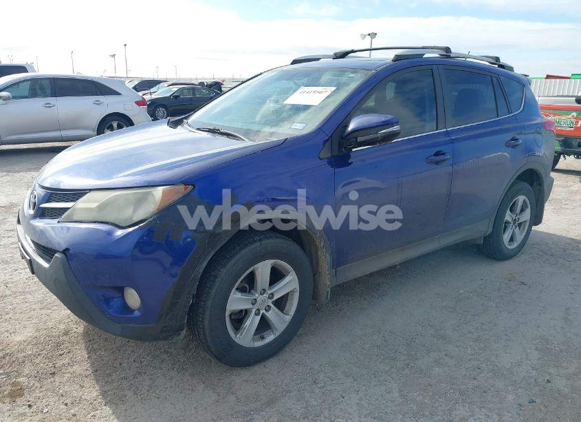 Photo 2 of 2014 Toyota Rav4 XLE (VIN 2T3WFREV5EW088824)