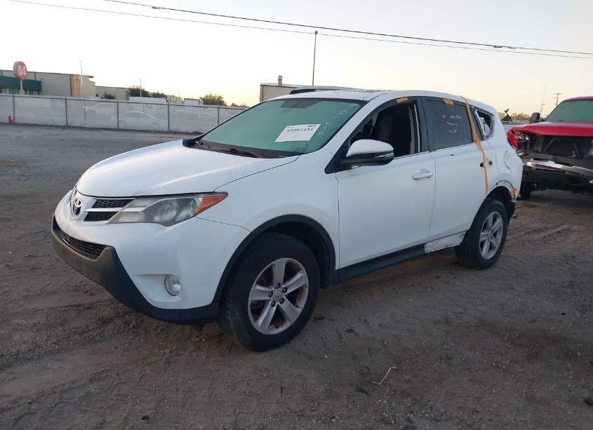 Photo 2 of 2014 Toyota Rav4 XLE (VIN 2T3WFREV5EW112068)