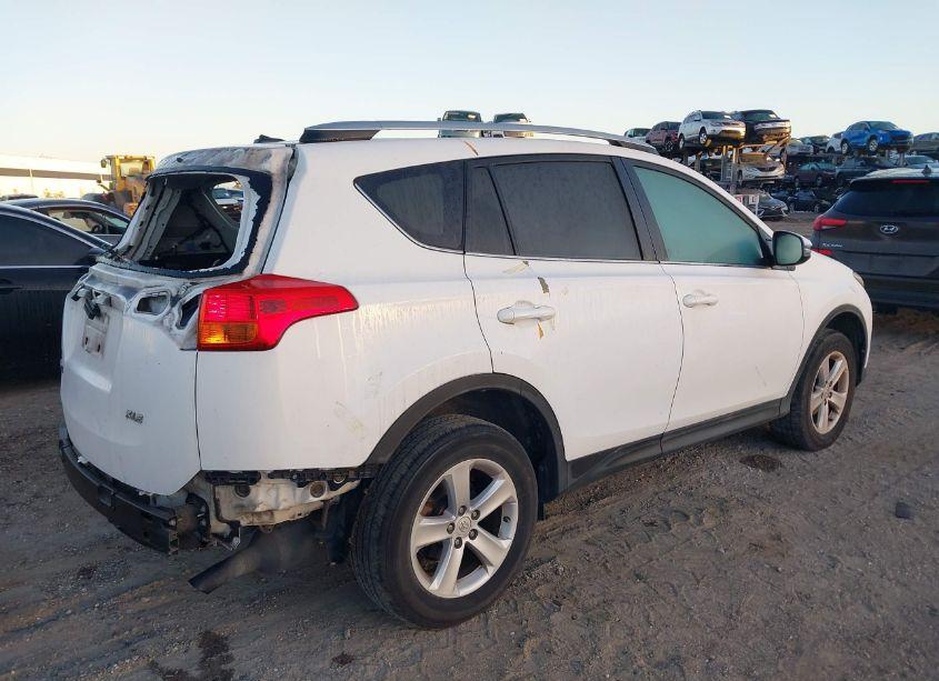 Photo 4 of 2014 Toyota Rav4 XLE (VIN 2T3WFREV5EW112068)