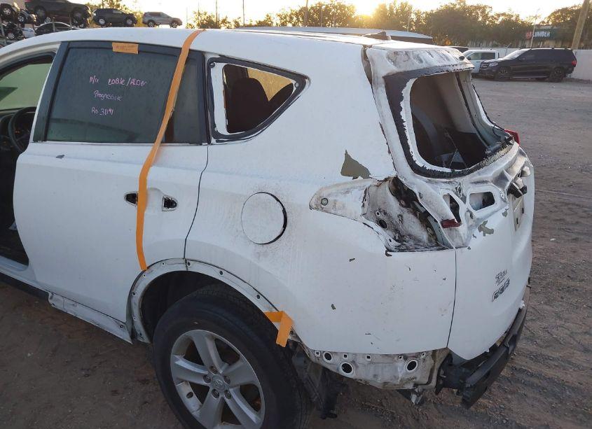 Photo 6 of 2014 Toyota Rav4 XLE (VIN 2T3WFREV5EW112068)