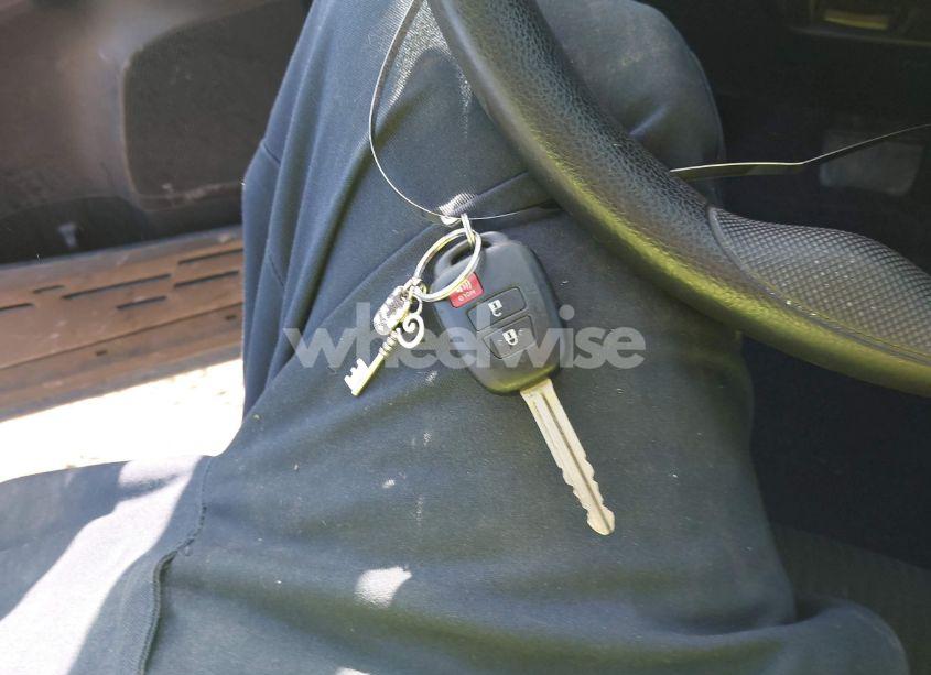 Photo 11 of 2015 Toyota Rav4 XLE (VIN 2T3WFREV5FW142978)