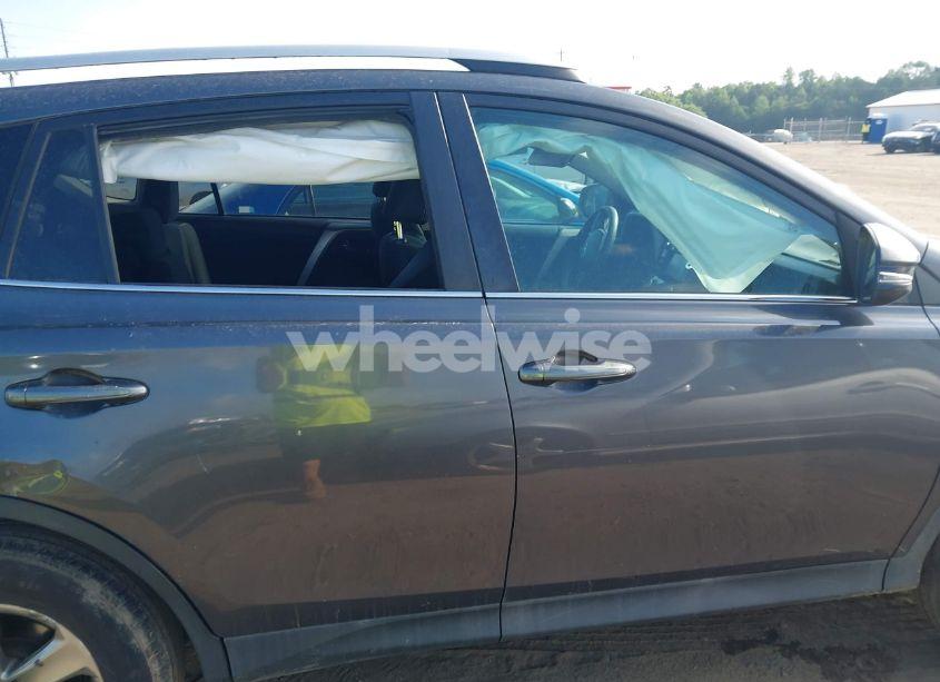 Photo 13 of 2015 Toyota Rav4 XLE (VIN 2T3WFREV5FW142978)