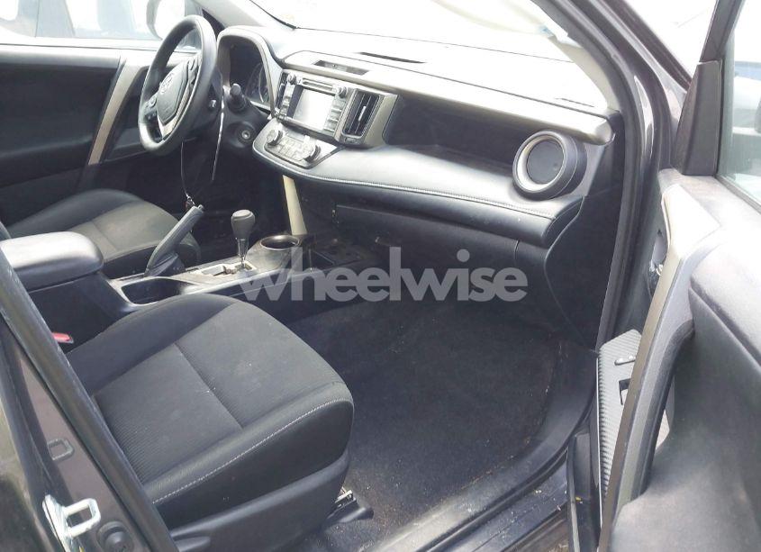 Photo 5 of 2015 Toyota Rav4 XLE (VIN 2T3WFREV5FW142978)