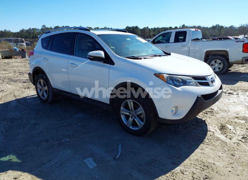 2015 Toyota Rav4 XLE (VIN 2T3WFREV5FW177424) main photo