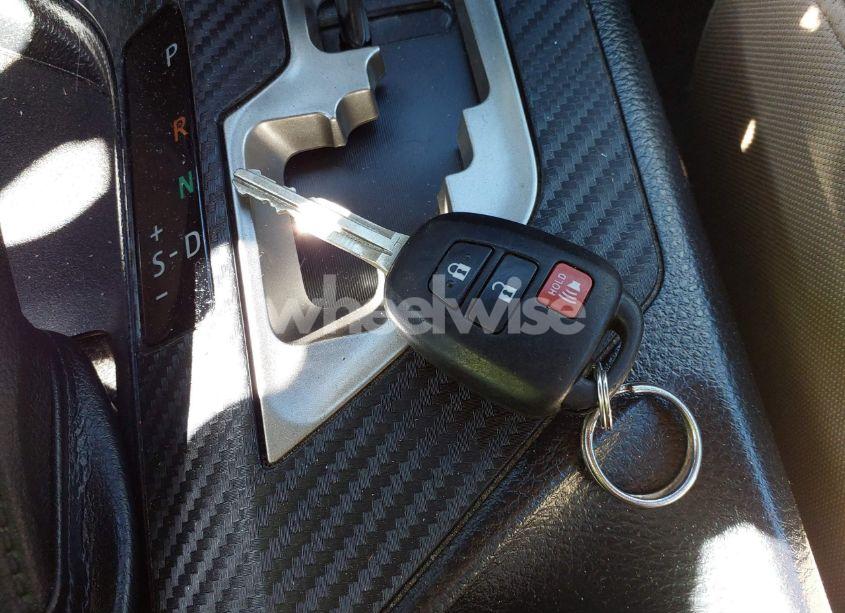 Photo 11 of 2015 Toyota Rav4 XLE (VIN 2T3WFREV5FW177424)