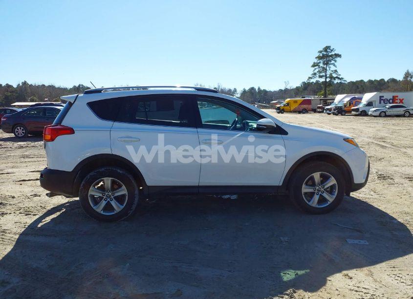 Photo 13 of 2015 Toyota Rav4 XLE (VIN 2T3WFREV5FW177424)