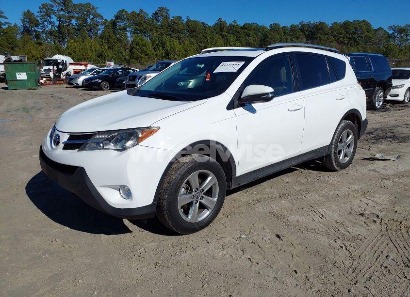 Photo 2 of 2015 Toyota Rav4 XLE (VIN 2T3WFREV5FW177424)