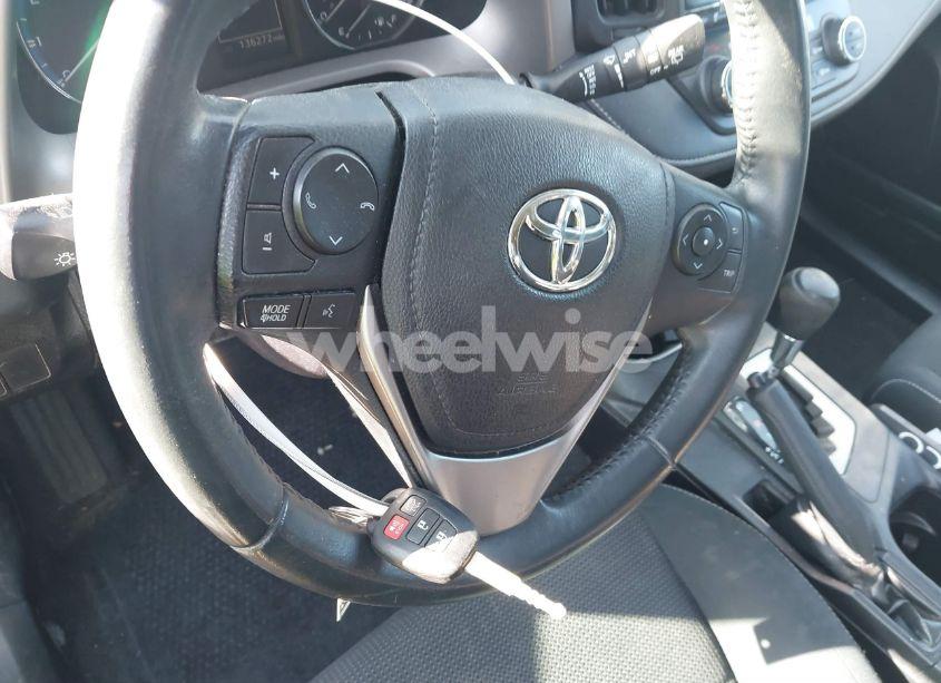 Photo 11 of 2016 Toyota Rav4 XLE (VIN 2T3WFREV5GW286077)