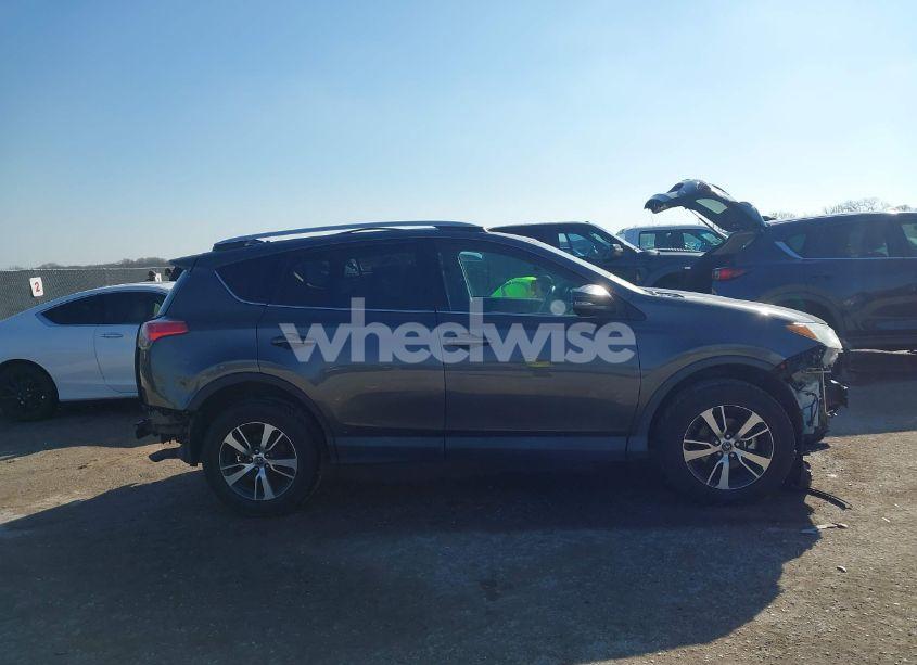 Photo 13 of 2016 Toyota Rav4 XLE (VIN 2T3WFREV5GW286077)