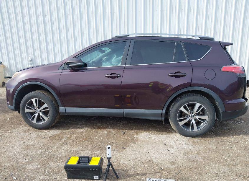 Photo 13 of 2017 Toyota Rav4 XLE (VIN 2T3WFREV5HW340771)