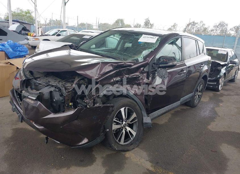 Photo 2 of 2017 Toyota Rav4 XLE (VIN 2T3WFREV5HW389968)