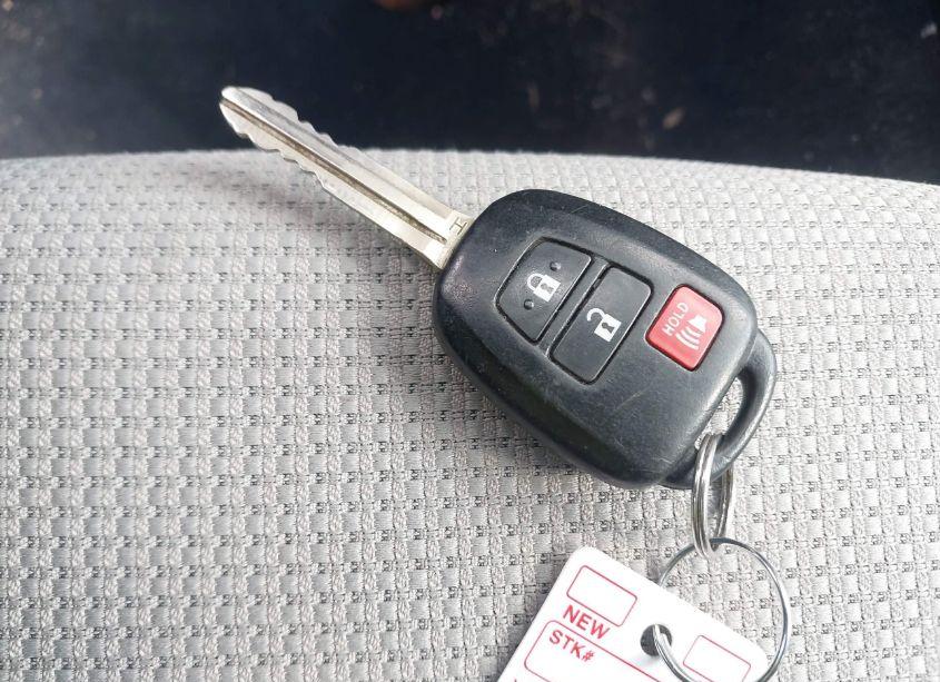 Photo 11 of 2018 Toyota Rav4 XLE (VIN 2T3WFREV5JW408363)