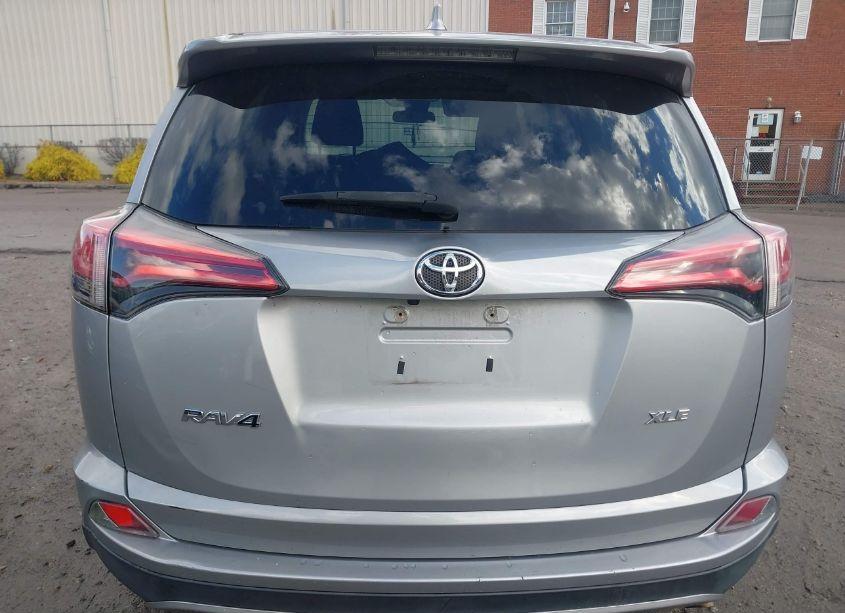 Photo 17 of 2018 Toyota Rav4 XLE (VIN 2T3WFREV5JW408363)