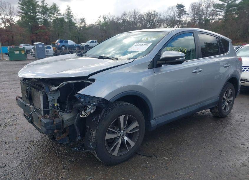 Photo 2 of 2018 Toyota Rav4 XLE (VIN 2T3WFREV5JW408363)