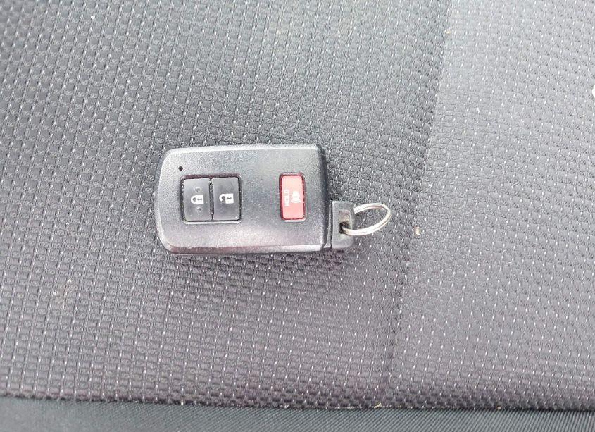 Photo 11 of 2018 Toyota Rav4 XLE (VIN 2T3WFREV5JW428175)