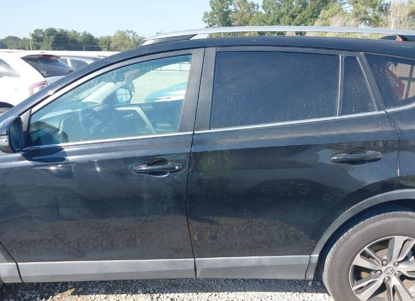 Photo 15 of 2018 Toyota Rav4 ADVENTURE/XLE (VIN 2T3WFREV5JW439094)