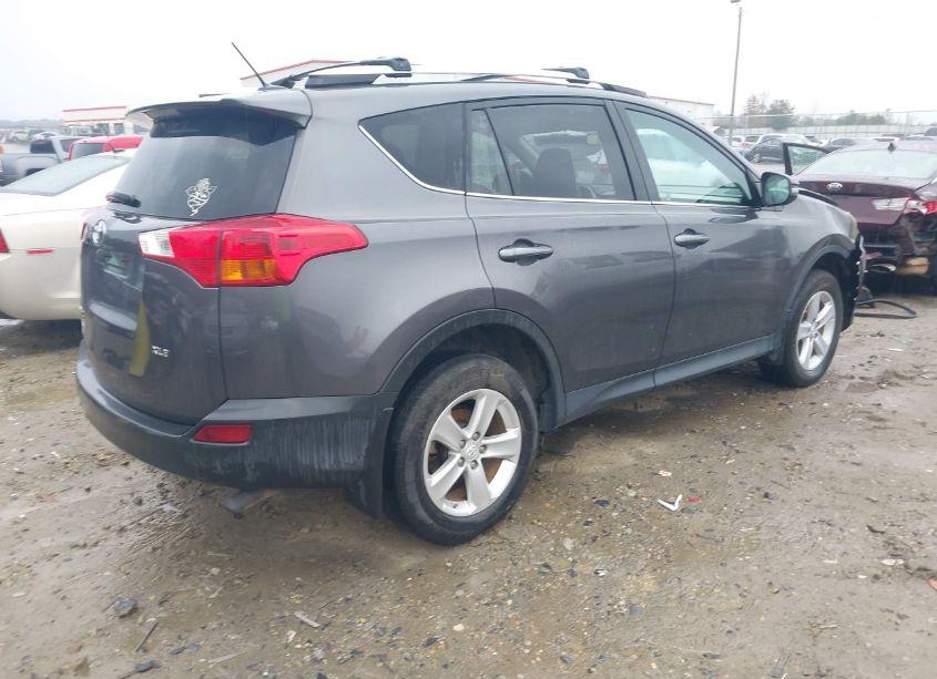 Photo 4 of 2013 Toyota Rav4 XLE (VIN 2T3WFREV6DW018327)