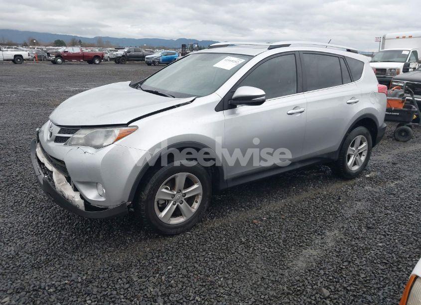 Photo 2 of 2014 Toyota Rav4 XLE (VIN 2T3WFREV6EW123290)