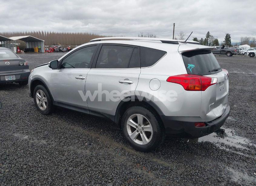 Photo 3 of 2014 Toyota Rav4 XLE (VIN 2T3WFREV6EW123290)