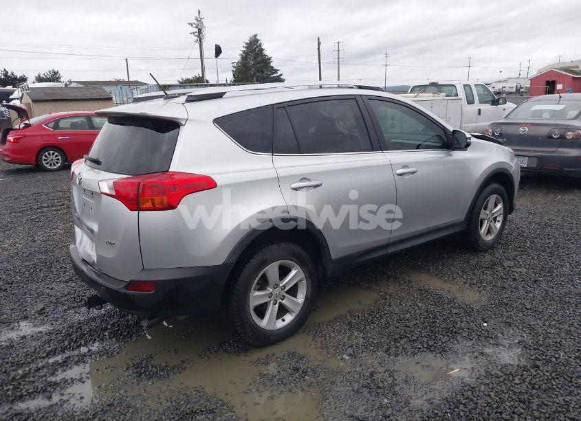 Photo 4 of 2014 Toyota Rav4 XLE (VIN 2T3WFREV6EW123290)