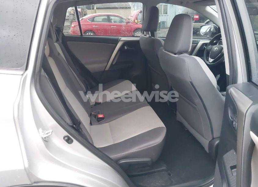 Photo 8 of 2014 Toyota Rav4 XLE (VIN 2T3WFREV6EW123290)