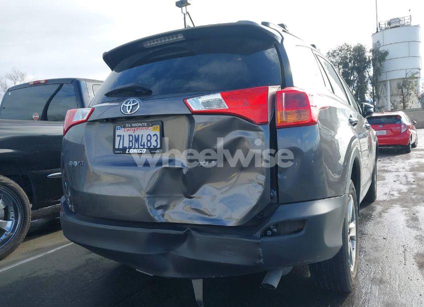 Photo 6 of 2015 Toyota Rav4 XLE (VIN 2T3WFREV6FW189789)