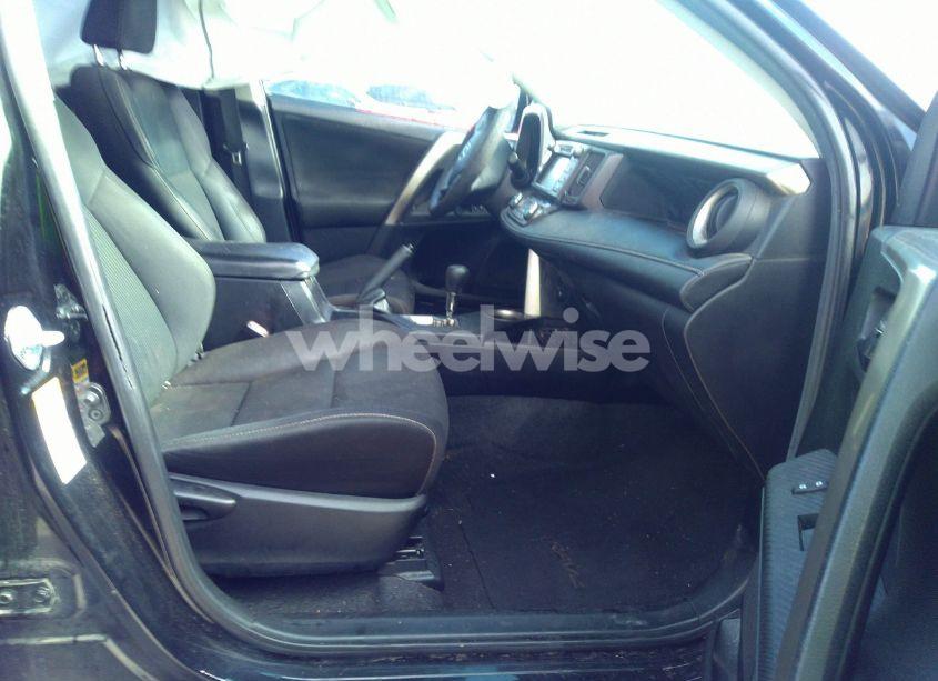 Photo 5 of 2015 Toyota Rav4 XLE (VIN 2T3WFREV6FW233077)