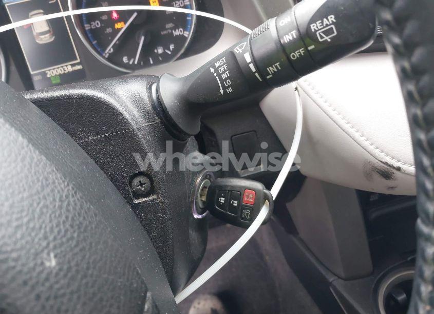 Photo 11 of 2016 Toyota Rav4 XLE (VIN 2T3WFREV6GW276321)