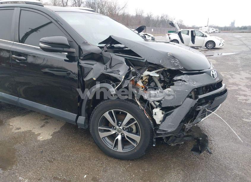 Photo 6 of 2016 Toyota Rav4 XLE (VIN 2T3WFREV6GW276321)